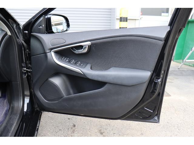 Ｖ４０ Ｔ４　ナビ・フルセグテレビ・Ｂｌｕｅｔｏｏｔｈ　走行中ＴＶ　バックモニター　ＥＴＣ　ブラインドスポットモニター衝突軽減レーンキープ　取説・保証書・記録簿　ＬＥＤライトバルブ（29枚目）