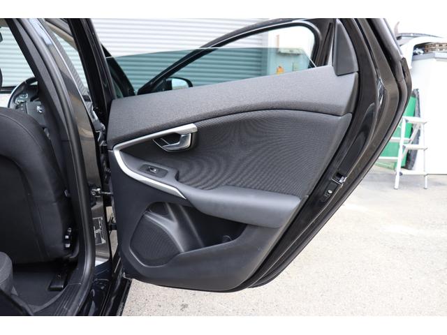 Ｖ４０ Ｔ４　ナビ・フルセグテレビ・Ｂｌｕｅｔｏｏｔｈ　走行中ＴＶ　バックモニター　ＥＴＣ　ブラインドスポットモニター衝突軽減レーンキープ　取説・保証書・記録簿　ＬＥＤライトバルブ（30枚目）