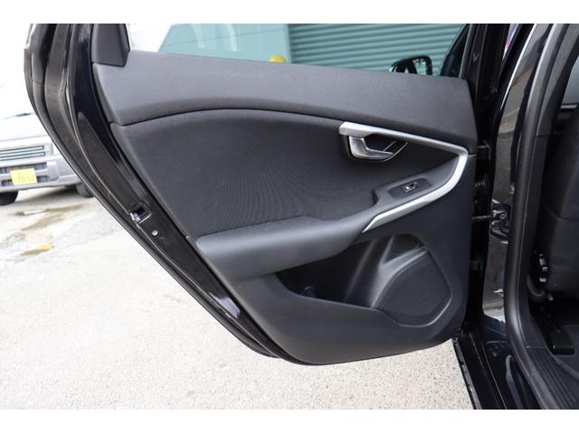 Ｖ４０ Ｔ４　ナビ・フルセグテレビ・Ｂｌｕｅｔｏｏｔｈ　走行中ＴＶ　バックモニター　ＥＴＣ　ブラインドスポットモニター衝突軽減レーンキープ　取説・保証書・記録簿　ＬＥＤライトバルブ（35枚目）