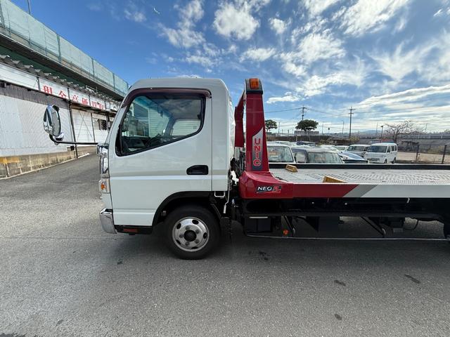 キャンター 　電動リアゲート　Ｂｌｕｅｔｏｏｔｈ　メモリーナビ　キーレス　ＣＤ／ＤＶＤ再生　ウィンチ（10枚目）