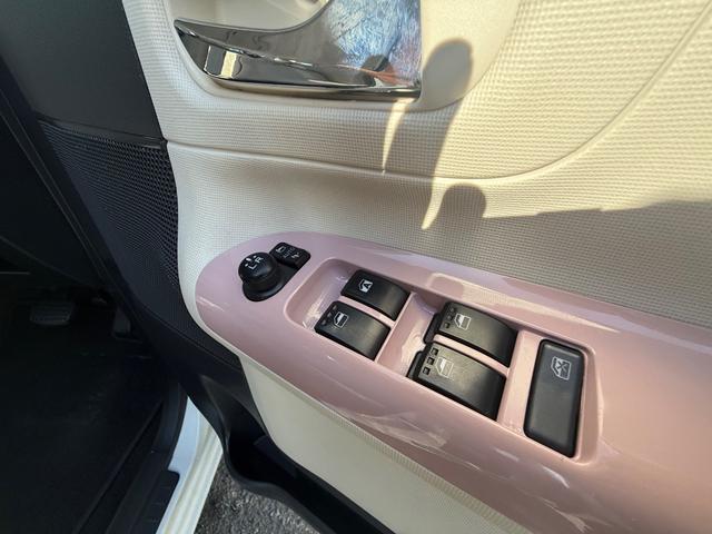 ムーヴキャンバス Ｘリミテッドメイクアップ　ＳＡＩＩＩ　全国１年保証　両側電動スライド　社外ナビ　フルセグＴＶ　オートライト　衝突安全防止装置　ドライブレコーダー　アイドリングストップ機能装置　スマートキー　プッシュスタート　ＥＴＣ（5枚目）