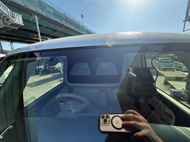 ムーヴキャンバス Ｘリミテッドメイクアップ　ＳＡＩＩＩ　全国１年保証　両側電動スライド　社外ナビ　フルセグＴＶ　オートライト　衝突安全防止装置　ドライブレコーダー　アイドリングストップ機能装置　スマートキー　プッシュスタート　ＥＴＣ（7枚目）