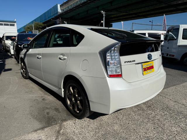 プリウス G バックカメラ Biuetooth スマートキー プッシュスタート ETC CD再生 社外アルミ(4枚目)