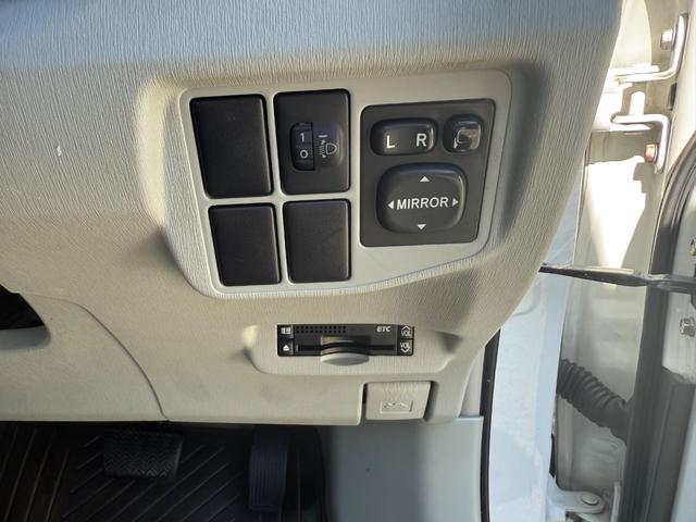 プリウス G バックカメラ Biuetooth スマートキー プッシュスタート ETC CD再生 社外アルミ(24枚目)