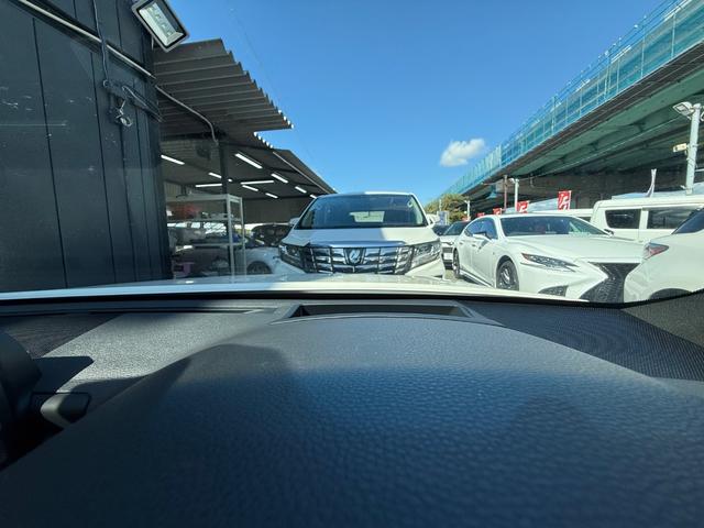 クラウンハイブリッド RSアドバンス ワンオーナー 禁煙車 全国1年保証 アラウンドビューモニター ステアリングヒーター シートヒーター ヘッドアップディスプレイ バックモニター Biuetooth スマートキー 360度カメラ(4枚目)