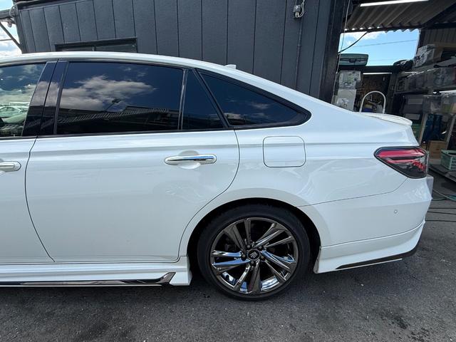 クラウンハイブリッド RSアドバンス ワンオーナー 禁煙車 全国1年保証 アラウンドビューモニター ステアリングヒーター シートヒーター ヘッドアップディスプレイ バックモニター Biuetooth スマートキー 360度カメラ(7枚目)