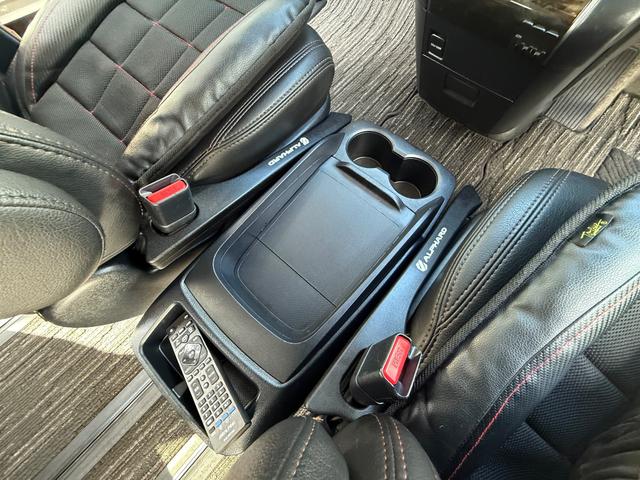 アルファード ２．５Ｓ　両側電動スライド　アルパインナビ　アルパインフリップダウンモニターＢｉｕｅｔｏｏｔｈ（28枚目）