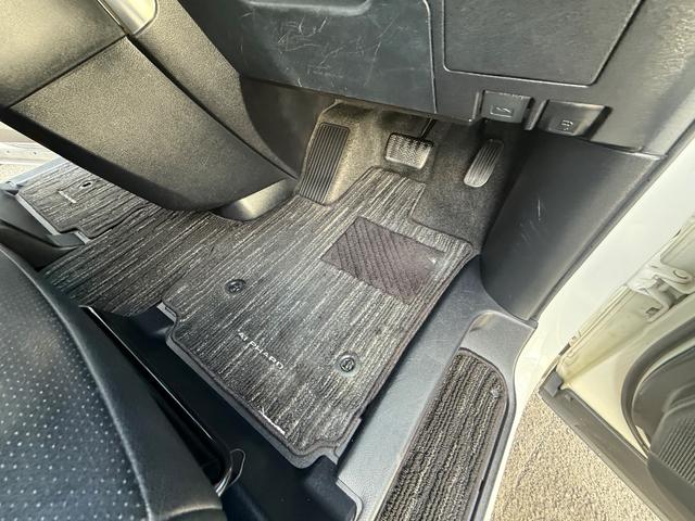 アルファード ２．５Ｓ　両側電動スライド　アルパインナビ　アルパインフリップダウンモニターＢｉｕｅｔｏｏｔｈ（35枚目）