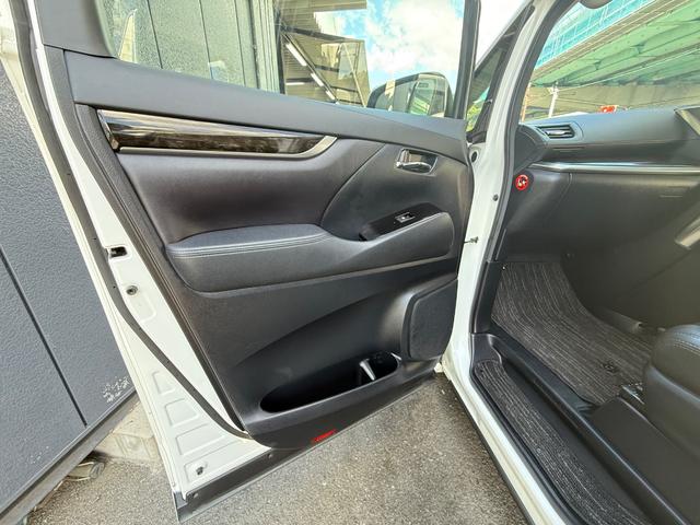 アルファード ２．５Ｓ　両側電動スライド　アルパインナビ　アルパインフリップダウンモニターＢｉｕｅｔｏｏｔｈ（42枚目）