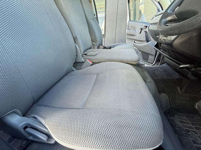 ハイエースバン ロングＤＸ　法人ワンオーナー　禁煙車　メンテナンス記録Ｈ１８年から令和７年あり（32枚目）