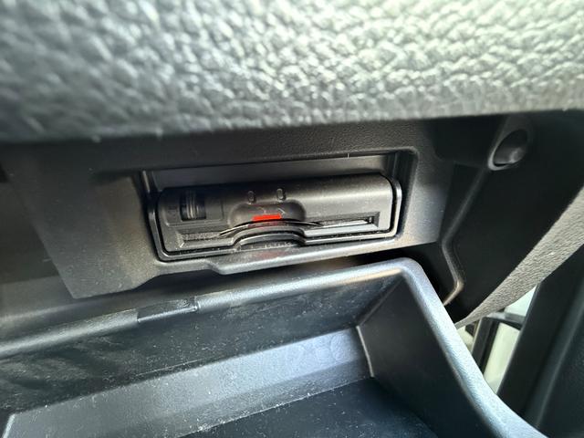 セレナ ハイウェイスター Vセレ+セーフティ SHV Aセフ 全国1年保証 アラウンドビューモニター フリップダウンモニター 360度カメラ 両側電動スライド フルセグ 走行中TV プッシュスタート ベンチシート 3列シート ETC ウォークスルー(5枚目)