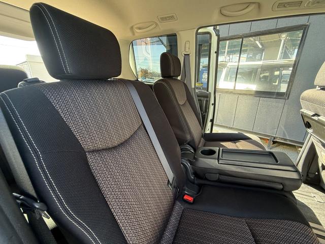 セレナ ハイウェイスター Vセレ+セーフティ SHV Aセフ 全国1年保証 アラウンドビューモニター フリップダウンモニター 360度カメラ 両側電動スライド フルセグ 走行中TV プッシュスタート ベンチシート 3列シート ETC ウォークスルー(57枚目)