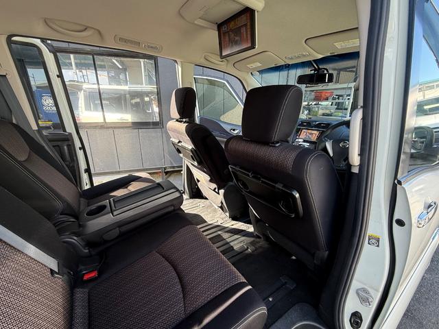 セレナ ハイウェイスター Vセレ+セーフティ SHV Aセフ 全国1年保証 アラウンドビューモニター フリップダウンモニター 360度カメラ 両側電動スライド フルセグ 走行中TV プッシュスタート ベンチシート 3列シート ETC ウォークスルー(61枚目)