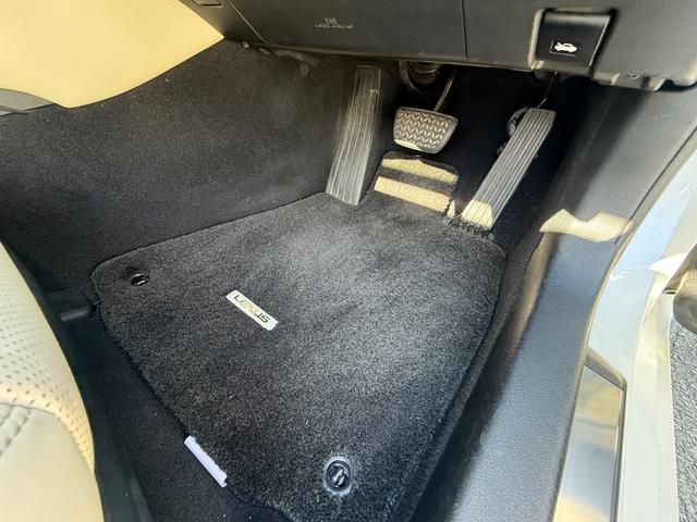 GS GS450h Iパッケージ サンルーフ BSM 白革シート 電動シート シートヒーター シートエアコン パワーバックドア バックカメラ Bluetooth ETC CD再生 スマートキー(61枚目)