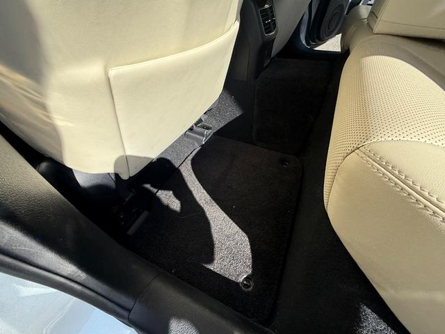 GS GS450h Iパッケージ サンルーフ BSM 白革シート 電動シート シートヒーター シートエアコン パワーバックドア バックカメラ Bluetooth ETC CD再生 スマートキー(73枚目)