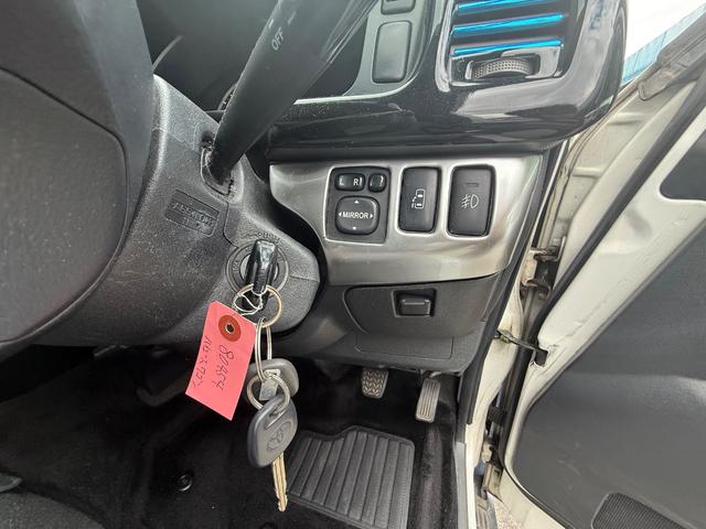 ハイエースワゴン グランドキャビン　電動パワースライドドア　フリップダウンモニター　フルセグＴＶ　ウッドステアリング　バックモニター　Ｂｌｕｅｔｏｏｔｈ（5枚目）