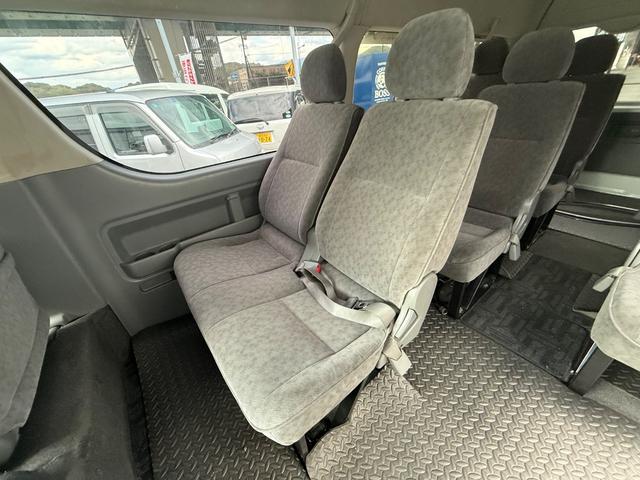 ハイエースワゴン グランドキャビン　電動パワースライドドア　フリップダウンモニター　フルセグＴＶ　ウッドステアリング　バックモニター　Ｂｌｕｅｔｏｏｔｈ（19枚目）