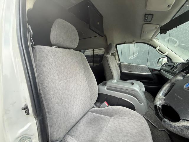 ハイエースワゴン グランドキャビン　電動パワースライドドア　フリップダウンモニター　フルセグＴＶ　ウッドステアリング　バックモニター　Ｂｌｕｅｔｏｏｔｈ（24枚目）