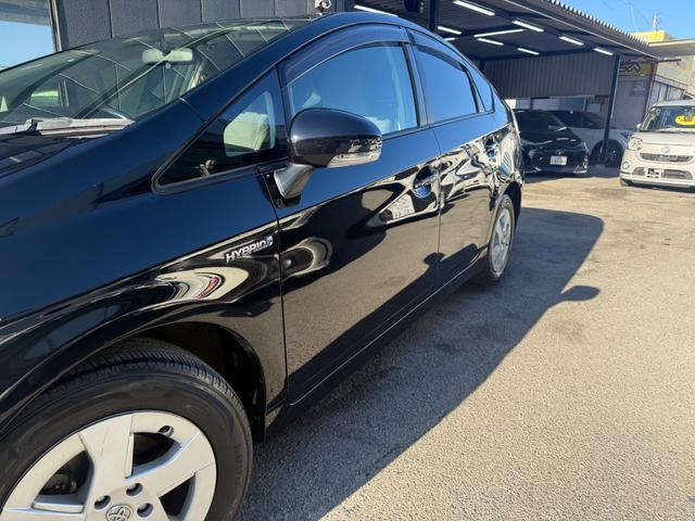 プリウス S 走行中TV可 Bluetooth バックカメラ ETC HDDナビ スマートキー プッシュスタート スペーアーキーあり CD/DVD再生(9枚目)