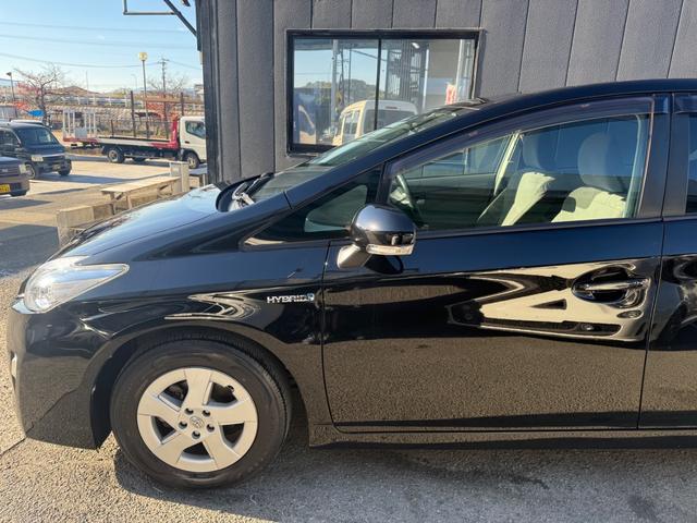 プリウス S 走行中TV可 Bluetooth バックカメラ ETC HDDナビ スマートキー プッシュスタート スペーアーキーあり CD/DVD再生(10枚目)