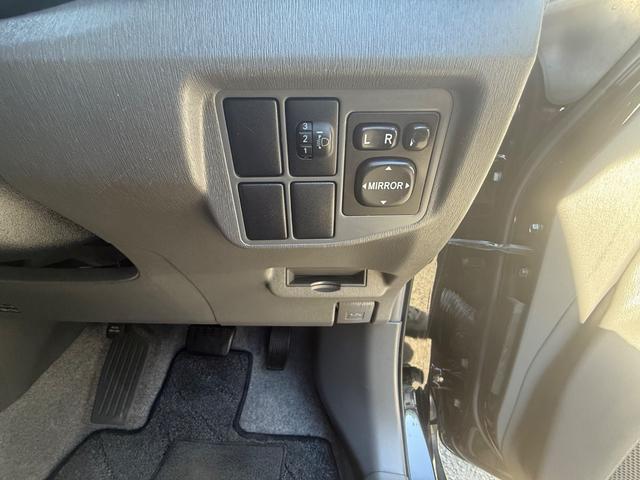 プリウス S 走行中TV可 Bluetooth バックカメラ ETC HDDナビ スマートキー プッシュスタート スペーアーキーあり CD/DVD再生(26枚目)