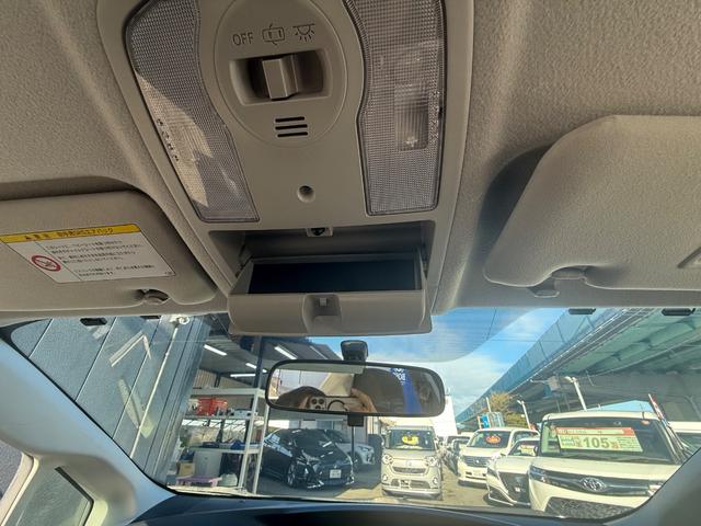 プリウス S 走行中TV可 Bluetooth バックカメラ ETC HDDナビ スマートキー プッシュスタート スペーアーキーあり CD/DVD再生(28枚目)
