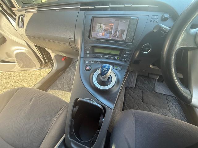 プリウス S 走行中TV可 Bluetooth バックカメラ ETC HDDナビ スマートキー プッシュスタート スペーアーキーあり CD/DVD再生(29枚目)