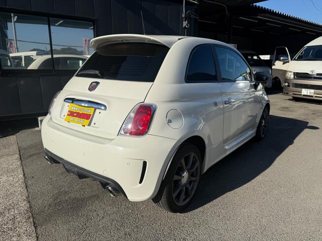 アバルト５００ ベースグレード　ＨＩＤライト　ＣＤ再生　純正アルミ　キーレス　ＥＴＣ（8枚目）