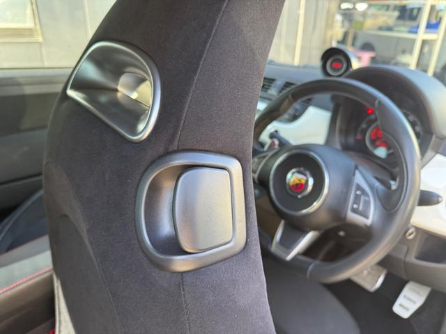 アバルト５００ ベースグレード　ＨＩＤライト　ＣＤ再生　純正アルミ　キーレス　ＥＴＣ（16枚目）