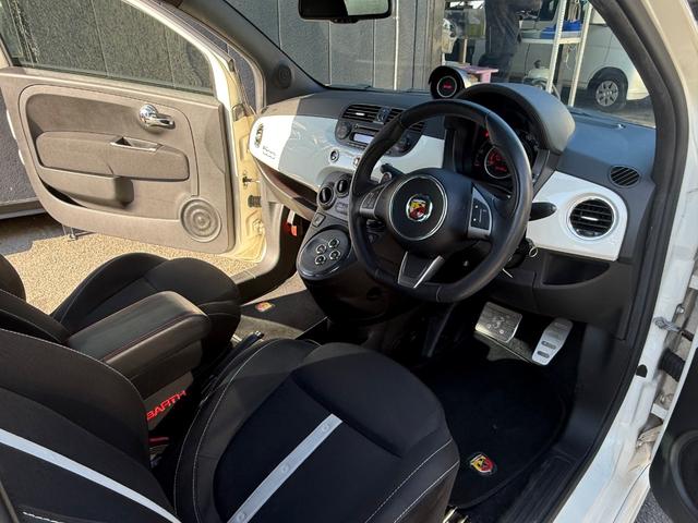 アバルト５００ ベースグレード　ＨＩＤライト　ＣＤ再生　純正アルミ　キーレス　ＥＴＣ（29枚目）