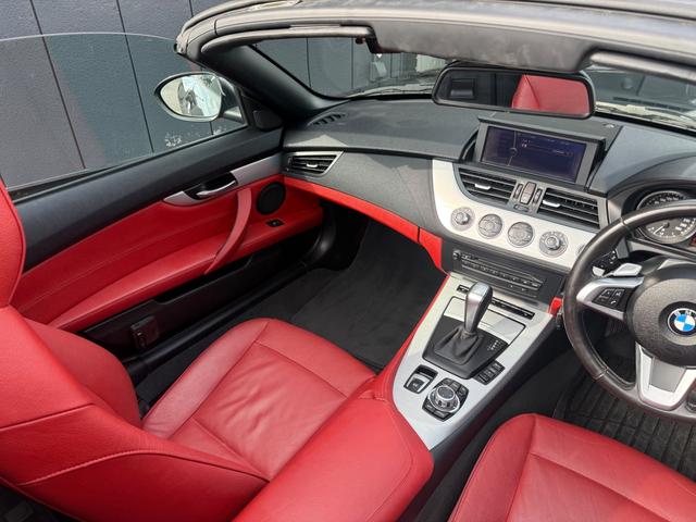 Z4 sDrive23i ハイラインパッケージ 電動オープン レーダー レザーシート メモリーシート シートヒーター 純正19インチアルミ 純正ナビ TV 電動シート(25枚目)