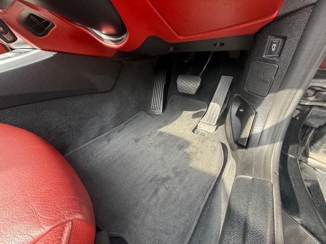 Z4 sDrive23i ハイラインパッケージ 電動オープン レーダー レザーシート メモリーシート シートヒーター 純正19インチアルミ 純正ナビ TV 電動シート(55枚目)