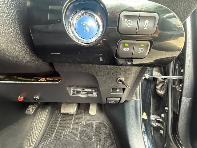 プリウス Aツーリングセレクション フルエアロ シートヒーター フルセグTV 本革シート 走行中TV バックカメラ Bluetooth HUD オートライト クリアソナー CD.DVD再生(5枚目)