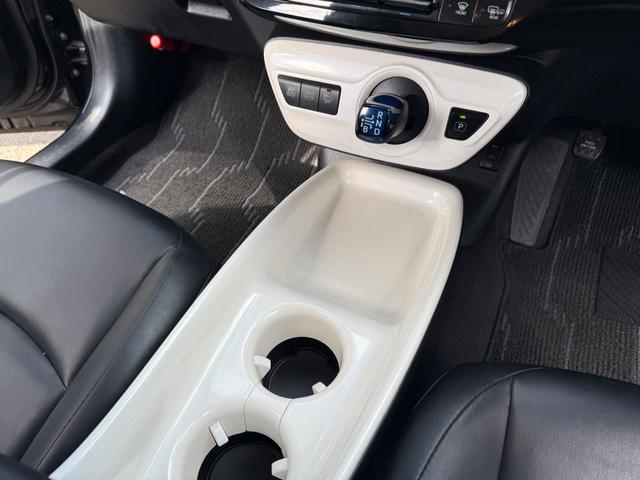 プリウス Aツーリングセレクション フルエアロ シートヒーター フルセグTV 本革シート 走行中TV バックカメラ Bluetooth HUD オートライト クリアソナー CD.DVD再生(22枚目)