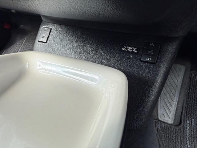 プリウス Aツーリングセレクション フルエアロ シートヒーター フルセグTV 本革シート 走行中TV バックカメラ Bluetooth HUD オートライト クリアソナー CD.DVD再生(28枚目)