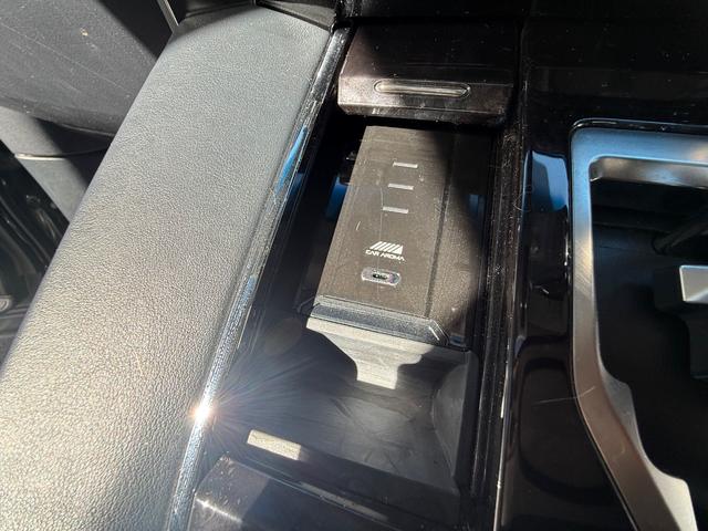 ヴェルファイア ２．５Ｚ　Ｇエディション　全国１年保証　アルパイン１１型ナビ　１２型フリップダウンモニター　デジタルインナーミラー　ステアリングシートヒーター　サンルーフ　バックカメラ　両側電動スライド　フルセグ走行中ＴＶ　ビルトインＥＴＣ（19枚目）