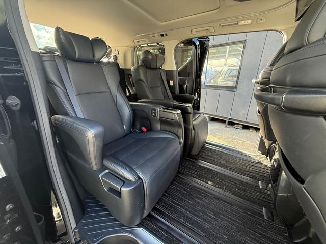 ヴェルファイア ２．５Ｚ　Ｇエディション　全国１年保証　アルパイン１１型ナビ　１２型フリップダウンモニター　デジタルインナーミラー　ステアリングシートヒーター　サンルーフ　バックカメラ　両側電動スライド　フルセグ走行中ＴＶ　ビルトインＥＴＣ（21枚目）