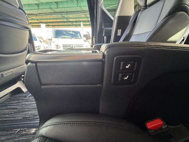 ヴェルファイア ２．５Ｚ　Ｇエディション　全国１年保証　アルパイン１１型ナビ　１２型フリップダウンモニター　デジタルインナーミラー　ステアリングシートヒーター　サンルーフ　バックカメラ　両側電動スライド　フルセグ走行中ＴＶ　ビルトインＥＴＣ（65枚目）