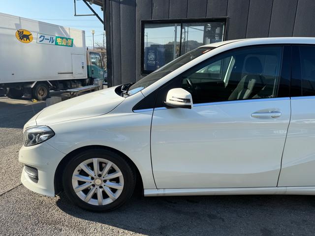 Ｂクラス Ｂ１８０　ＢＳＭ　ドライブレコーダー前後　Ｂｌｕｅｔｏｏｔｈ　プッシュスタート　ＴＶ　純正ナビ　バックカメラ　純正アルミ　スペアーキー（9枚目）