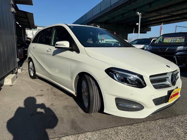 Ｂクラス Ｂ１８０　ＢＳＭ　ドライブレコーダー前後　Ｂｌｕｅｔｏｏｔｈ　プッシュスタート　ＴＶ　純正ナビ　バックカメラ　純正アルミ　スペアーキー（16枚目）