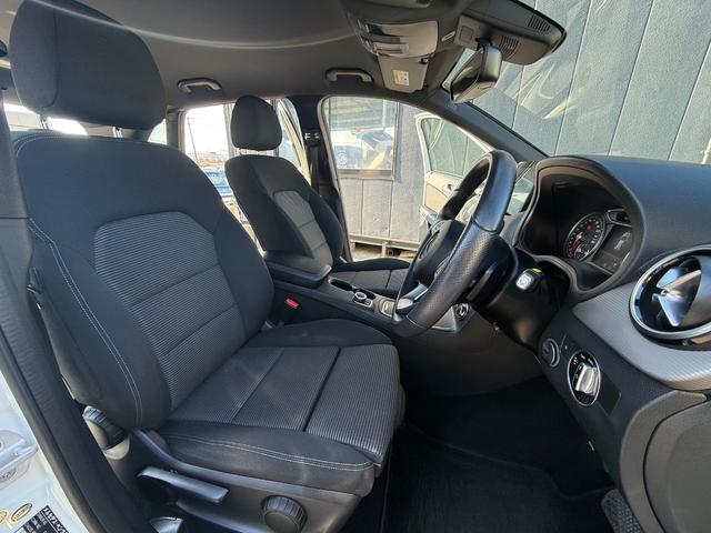 Ｂクラス Ｂ１８０　ＢＳＭ　ドライブレコーダー前後　Ｂｌｕｅｔｏｏｔｈ　プッシュスタート　ＴＶ　純正ナビ　バックカメラ　純正アルミ　スペアーキー（22枚目）