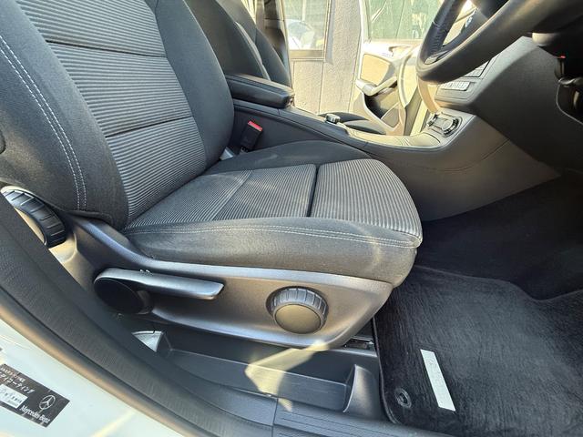 Ｂクラス Ｂ１８０　ＢＳＭ　ドライブレコーダー前後　Ｂｌｕｅｔｏｏｔｈ　プッシュスタート　ＴＶ　純正ナビ　バックカメラ　純正アルミ　スペアーキー（46枚目）