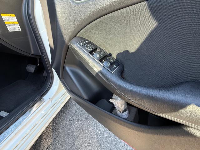 Ｂクラス Ｂ１８０　ＢＳＭ　ドライブレコーダー前後　Ｂｌｕｅｔｏｏｔｈ　プッシュスタート　ＴＶ　純正ナビ　バックカメラ　純正アルミ　スペアーキー（48枚目）