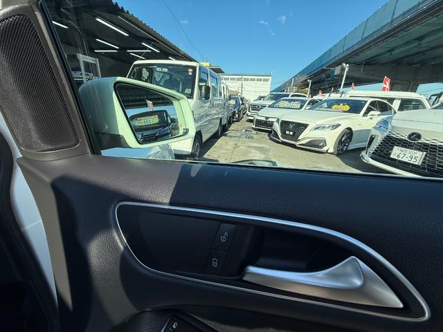 Ｂクラス Ｂ１８０　ＢＳＭ　ドライブレコーダー前後　Ｂｌｕｅｔｏｏｔｈ　プッシュスタート　ＴＶ　純正ナビ　バックカメラ　純正アルミ　スペアーキー（49枚目）