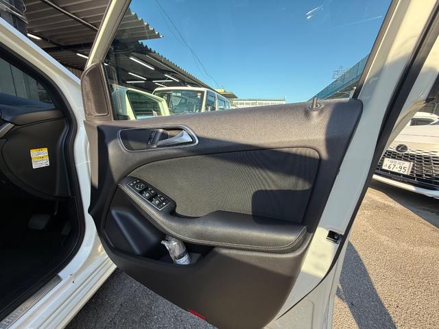 Ｂクラス Ｂ１８０　ＢＳＭ　ドライブレコーダー前後　Ｂｌｕｅｔｏｏｔｈ　プッシュスタート　ＴＶ　純正ナビ　バックカメラ　純正アルミ　スペアーキー（50枚目）