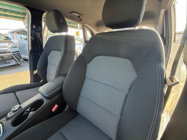 Ｂクラス Ｂ１８０　ＢＳＭ　ドライブレコーダー前後　Ｂｌｕｅｔｏｏｔｈ　プッシュスタート　ＴＶ　純正ナビ　バックカメラ　純正アルミ　スペアーキー（60枚目）