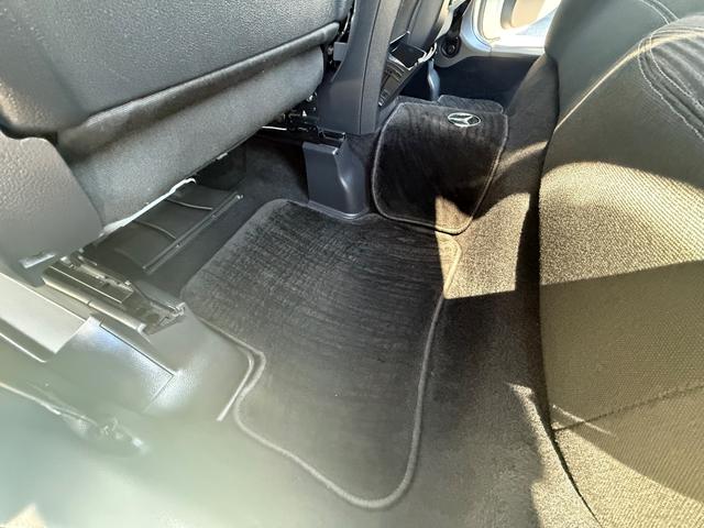 Ｂクラス Ｂ１８０　ＢＳＭ　ドライブレコーダー前後　Ｂｌｕｅｔｏｏｔｈ　プッシュスタート　ＴＶ　純正ナビ　バックカメラ　純正アルミ　スペアーキー（62枚目）