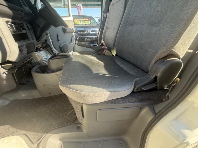 ���Q�b�W�X�y�[�X�́A����g���ɂ͏\���ȃX�y�[�X���m�ۂ��Ă��܂��B�J�������L���ς݉��낵���y�ɂł��܂��B�o���G�[�V�����L���ȁA���܂��܂Ȏg�����ɑΉ����܂�