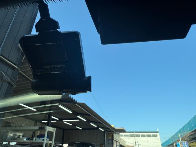 パサートヴァリアント ２．０ＴＳＩ　Ｒライン　バックカメラ　Ｂｌｕｅｔｏｏｔｈ　プッシュスタート　スマートキー　スペアーキー　グレーメタリック　シートヒーター（5枚目）