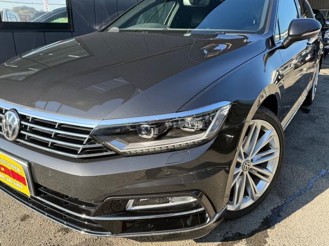 パサートヴァリアント ２．０ＴＳＩ　Ｒライン　バックカメラ　Ｂｌｕｅｔｏｏｔｈ　プッシュスタート　スマートキー　スペアーキー　グレーメタリック　シートヒーター（6枚目）